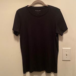 Everlane black tee
